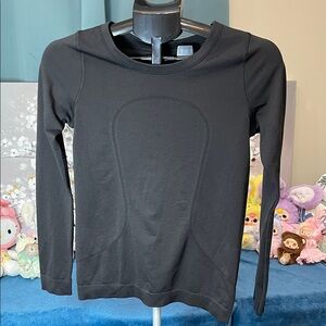 Lululemon black swiftly